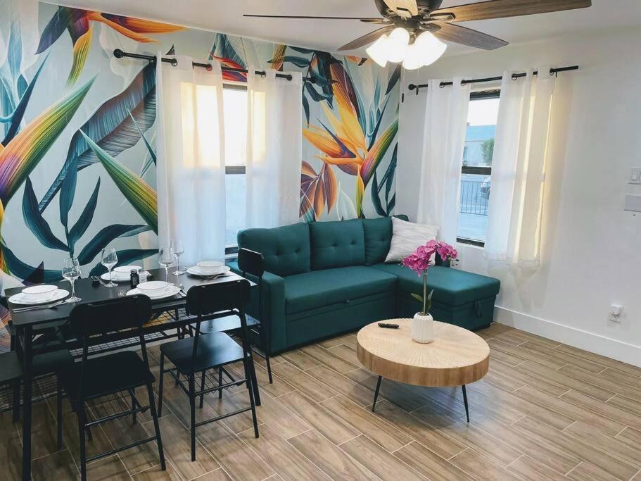 Phoenix Retreat - 2 Bedroom Home With King-Size Bed - 3 Smart Tvs - 10 Min From Airp - Unit A Extérieur photo